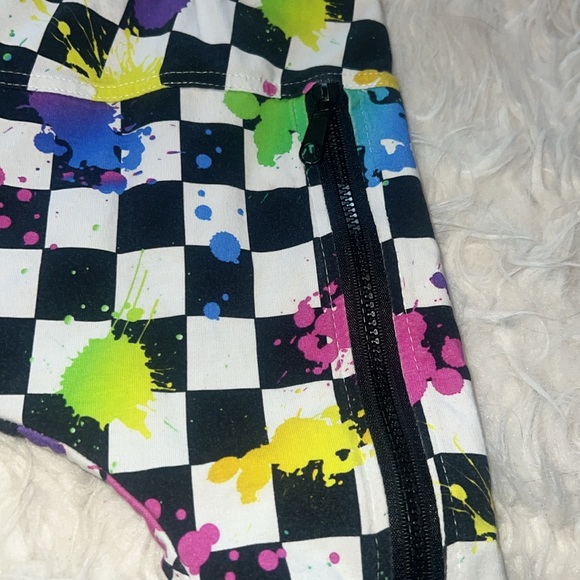 Posh kiddos shorts - Picture 2 of 2